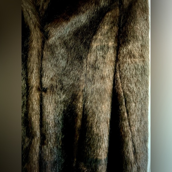 Valerie Stephens Faux Fur coat - Picture 12 of 16